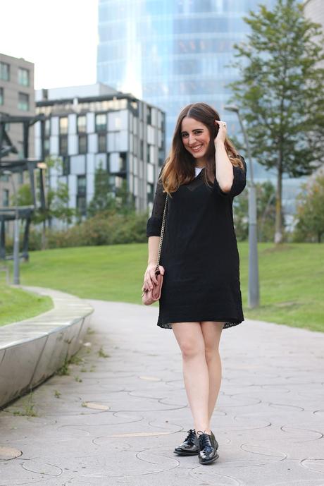 Outfit para el trabajo con vestido negro