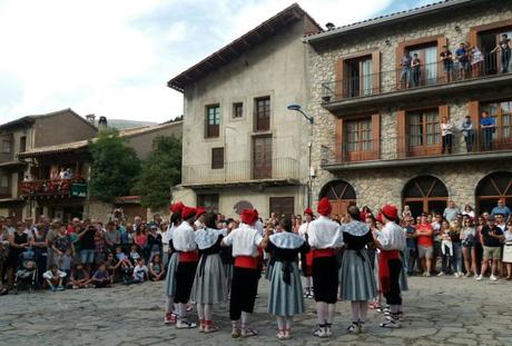Rural Smart Region: internet en los sitios más remotos Ball de les cosses, Gósol, Alt Berguedà. I Cal Tampanada, on Picasso va allotjar-s'hi l'estiu de 1906.