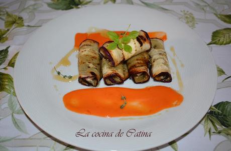 Rollitos de berenjena con tapenade y queso fresco Rollitos de berenjena con tapenade y queso fresco