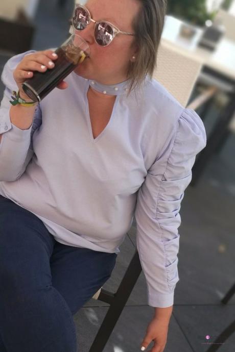 Mi camisa con perlas look talla grande curvy con camisa con perlas azul de primark con jeans pitillo y zapatos de lazo nude de zara con mochila nude outfit otoño