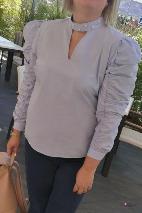 Mi camisa con perlas look talla grande curvy con camisa con perlas azul de primark con jeans pitillo y zapatos de lazo nude de zara con mochila nude outfit otoño