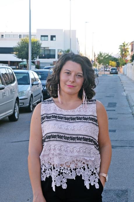 Camiseta rosa con encaje Camiseta rosa con encaje