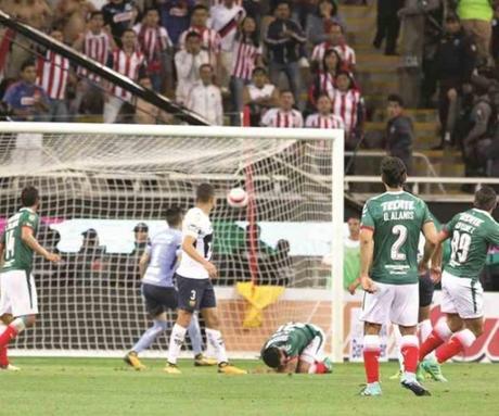 Continua la maldición de Pumas ante Chivas