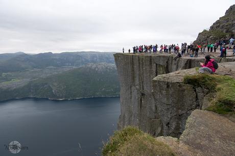 Somos diminutos sobre el Preikestolen Fotografia-Preikestolen-Pulpito-Abuelohara