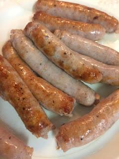 SALCHICHAS CON PIMIENTOS Y PATATAS SALCHICHAS CON PIMIENTOS Y PATATAS