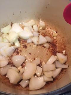 SALCHICHAS CON PIMIENTOS Y PATATAS SALCHICHAS CON PIMIENTOS Y PATATAS