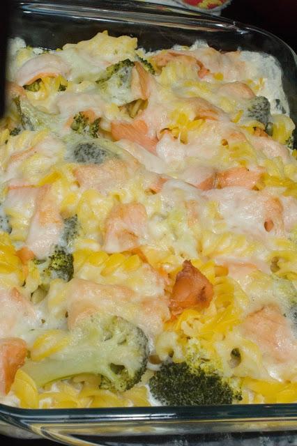 Pasta con brócoli y salmón sin lactosa ni gluten