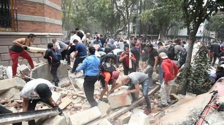 Informe provisional cifra en 80 número de muertos por terremoto en México.