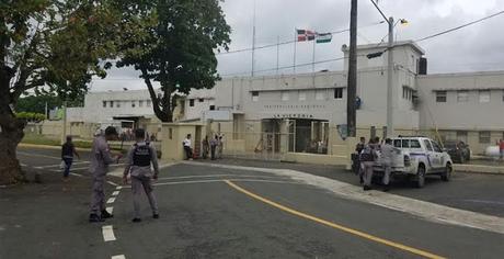 Traslado de presos en República Dominicana por huracán María.
