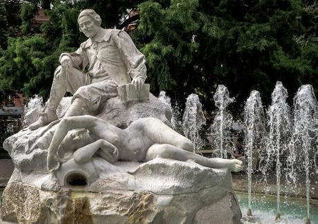 Fuente Monumento a Peire Goudouli Toulouse, Occitania-Pirineos-Mediterráneo, Francia