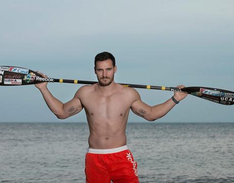 Las fotos más sexys de Saúl Craviotto, deportista olímpico y policía nacional Las fotos más sexys de Saúl Craviotto, deportista olímpico y policía nacional