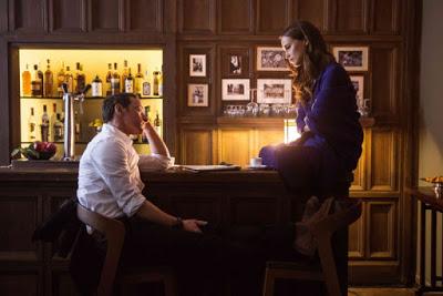 James McAvoy (James More) y Alicia Vikander (Danielle Flinders)
