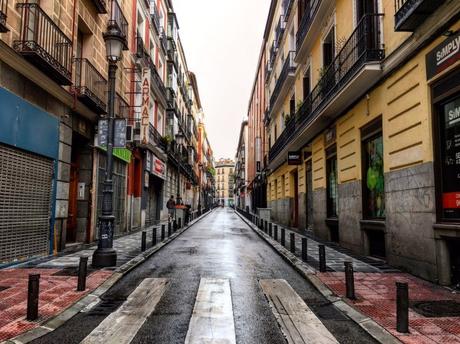 Navegando por la Calle del Barquillo