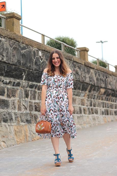 Con mi vestido midi de flores