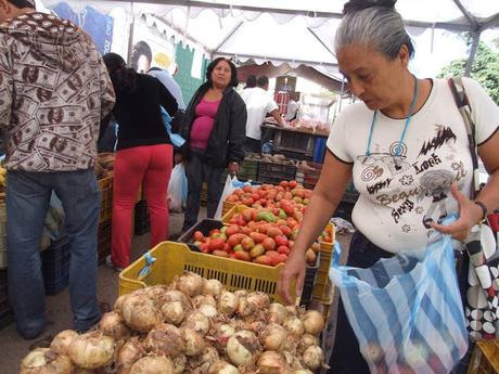 Una Pelusa... A Bs 2.938.277,19 subió la Canasta Básica en agosto según el Cendas-FVM #Venezuela #Economia