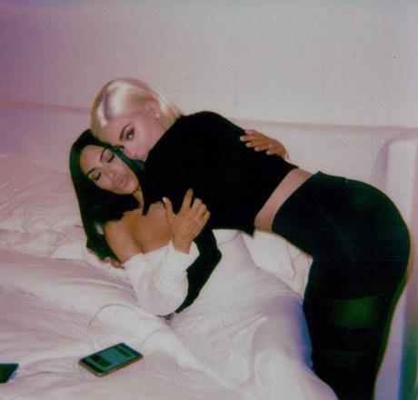 Aseguran que Kylie Jenner le “alquiló el vientre” a #KimKardashian
