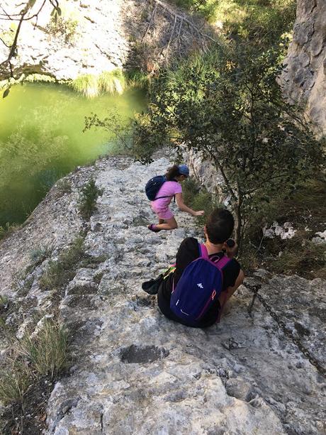 senderismo, haz deporte, trekking, salida en familia, salida al campo, Els canalons, racó de sant bonaventrua, alcoy, salt, via verde, puente de las 7 lunas, barrio de batoy, casas del salt, río polop, paso de la muerte, 