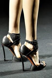 ¿SABES LLEVAR BIEN LOS TACONES? ¿SABES LLEVAR BIEN LOS TACONES?