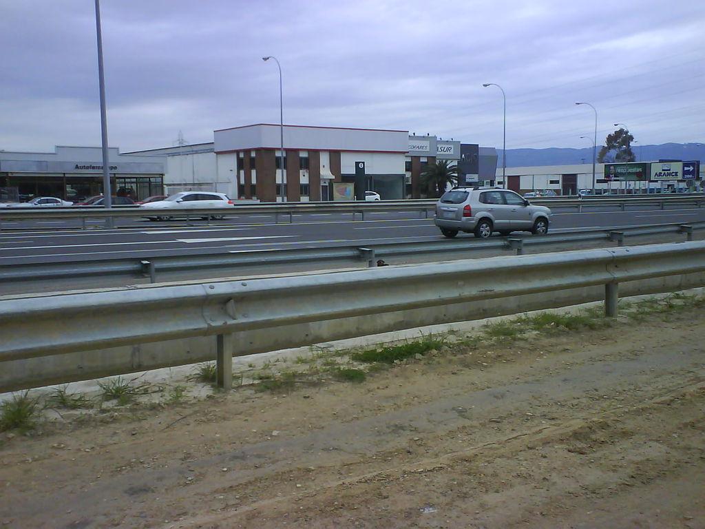 URGENTE!! Soledad, en la autovía al lado de sus amigos atropellados. xx