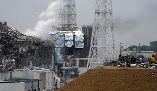 Fukushima Daichi (III)... reactores 3 y 4 fukushima daichi edificio metálico