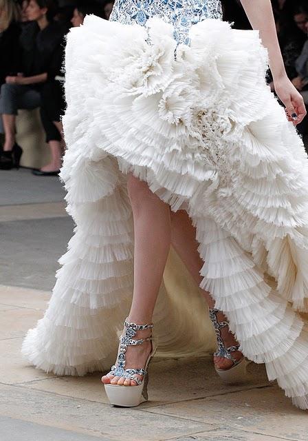 Alexander McQueen's White Fall 2.011