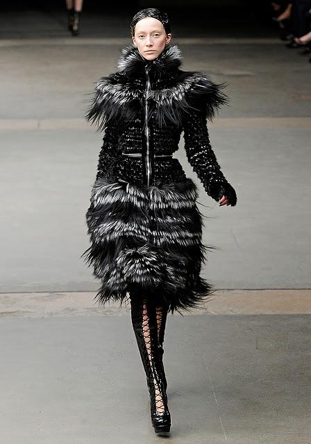 Alexander McQueen's White Fall 2.011