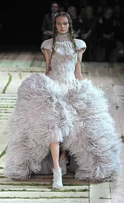 Alexander McQueen's White Fall 2.011