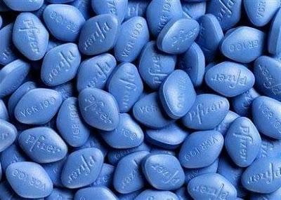 Hombre detenido por llamar a la policía por sobredosis de viagra