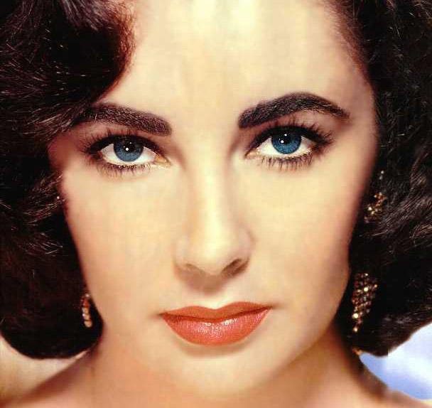 ELIZABETH TAYLOR: AMOR, CINE Y JOYAS