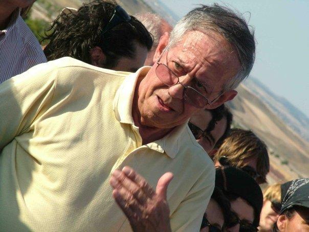 Estas aspirando a algo que re-conoces. Sin embargo, no estas en ese lugar. SILO 2000 (Drummond) Estas aspirando a algo que re-conoces. Sin embargo, no estas en ese lugar. SILO 2000 (Drummond)