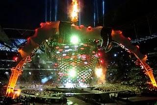 “Metido entre las uñas de la maquina” “Metido entre las uñas de la maquina”