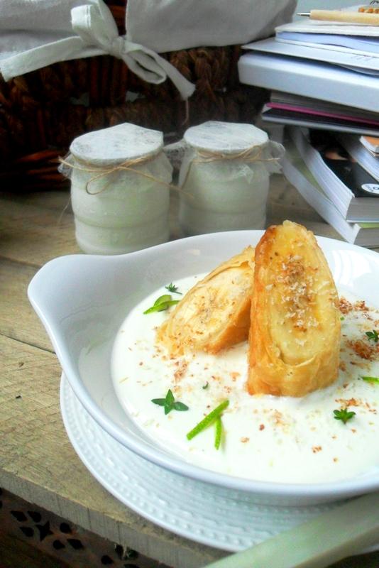 Postre de Carnaval *Plátano envuelto en filloas con crema de coco y yoghourt* Postre de Carnaval *Plátano envuelto en filloas con crema de coco y yoghourt*