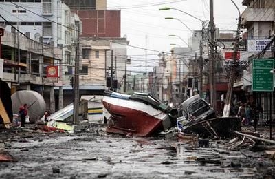 Terremoto y tsunami en Chile: pérdidas llegarían a los 30 mil millones de dólares Terremoto y tsunami en Chile: pérdidas llegarían a los 30 mil millones de dólares