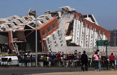 Bomberos rescató a 79 sobrevivientes del edificio desplomado en Concepción Bomberos rescató a 79 sobrevivientes del edificio desplomado en Concepción