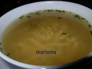 Sopa con el caldo de hervir las verduras Sopa con el caldo de hervir las verduras