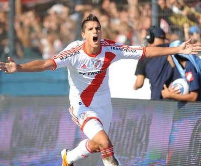 A LA PUNTA CON UN GOLAZO A LA PUNTA CON UN GOLAZO