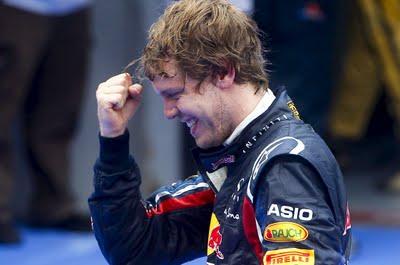 Alonso embiste a Hamilton en Sepang en una carrera que vuelve a ganar Vettel