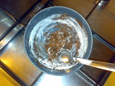 Brazo de gitano de chocolate con relleno de castañas Brazo de gitano de chocolate con relleno de castañas