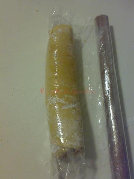 Brazo de gitano de chocolate con relleno de castañas Brazo de gitano de chocolate con relleno de castañas