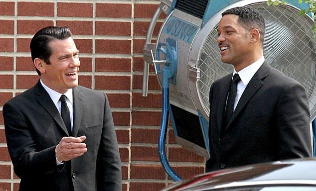 Josh Brolin se transforma en Tommy Lee Jones Josh Brolin se transforma en Tommy Lee Jones