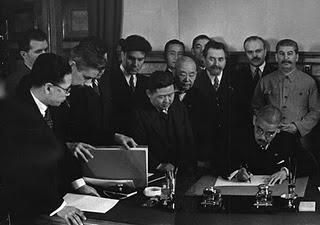 Japón y la Unión Soviética firman un Pacto de Neutralidad - 13/04/1941.