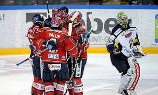 HIFK golpea primero