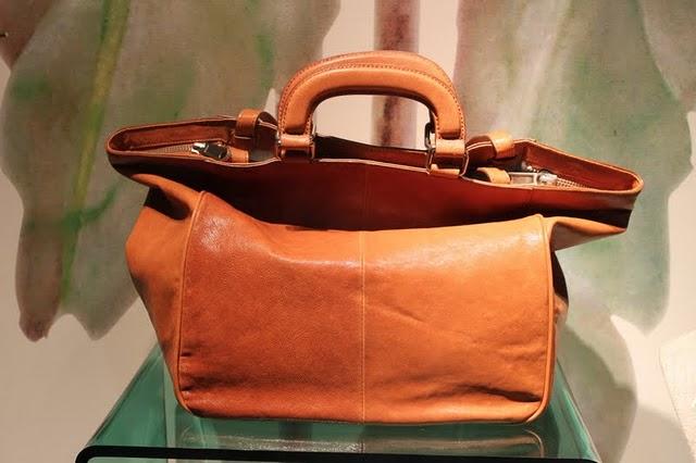 Moving Mirror and Windows Moving Mirror and Windows