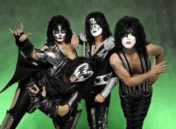 Kiss entran en el estudio