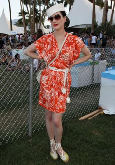 COACHELLA FESTIVAL 2011 COACHELLA FESTIVAL 2011