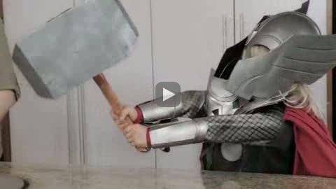 Thor se cuela en un anuncio de coches Little-Thor-tv-spot