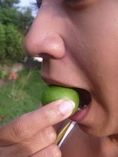 How to eat mamones :) How to eat mamones :)