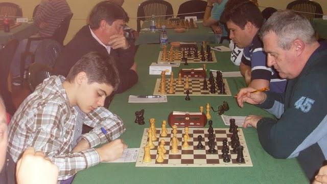 EL MI GRANADINO JOSE FERNANDO CUENCA SE IMPONE  EN EL INTERNACIONAL DE LA RODA