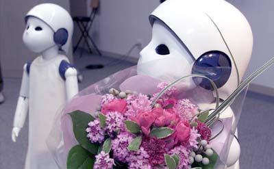 Tatsuya Matsui y su robot Posy Tatsuya Matsui y su robot Posy