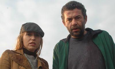 La mujer con la nariz rota (2010) La mujer con la nariz rota (2010)